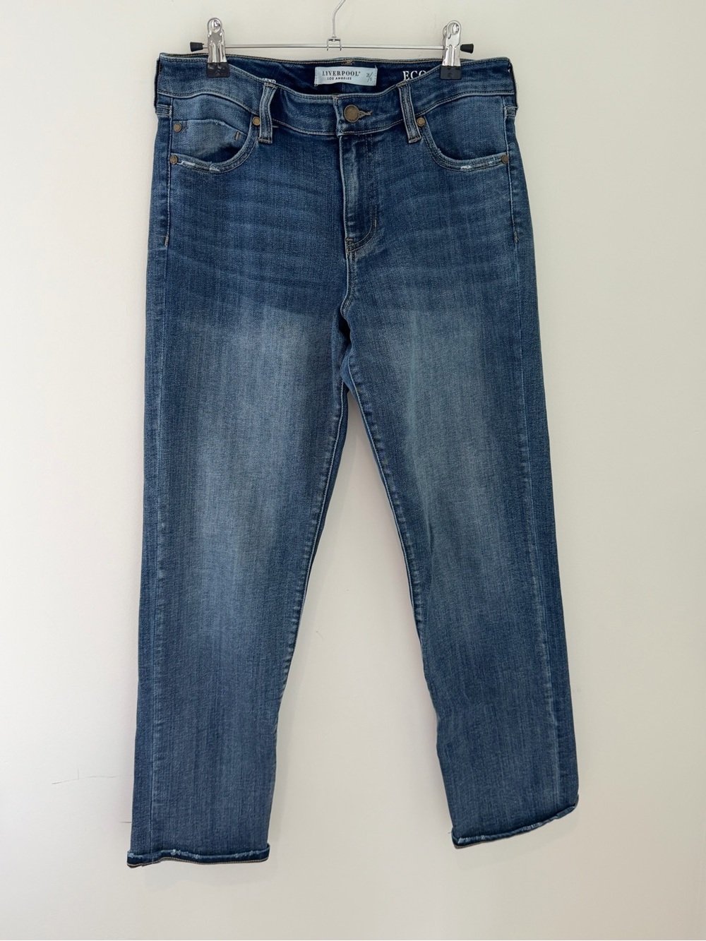 Liverpool Girlfriend Ecological Straight Jeans in Medium Blue